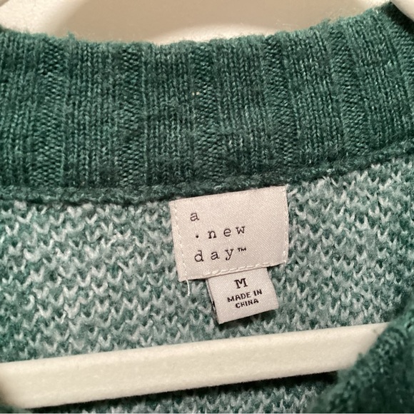 A New Day Green and White Checkered Sweater - Picture 3 of 3
